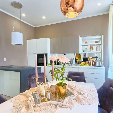 Hedone Luxury Apartment With Free Parking Pula Exteriör bild
