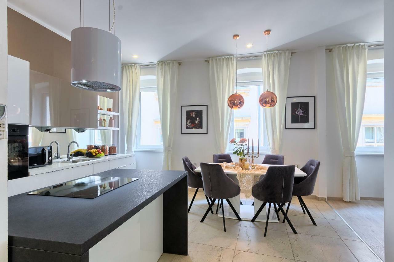 Hedone Luxury Apartment With Free Parking Pula Exteriör bild