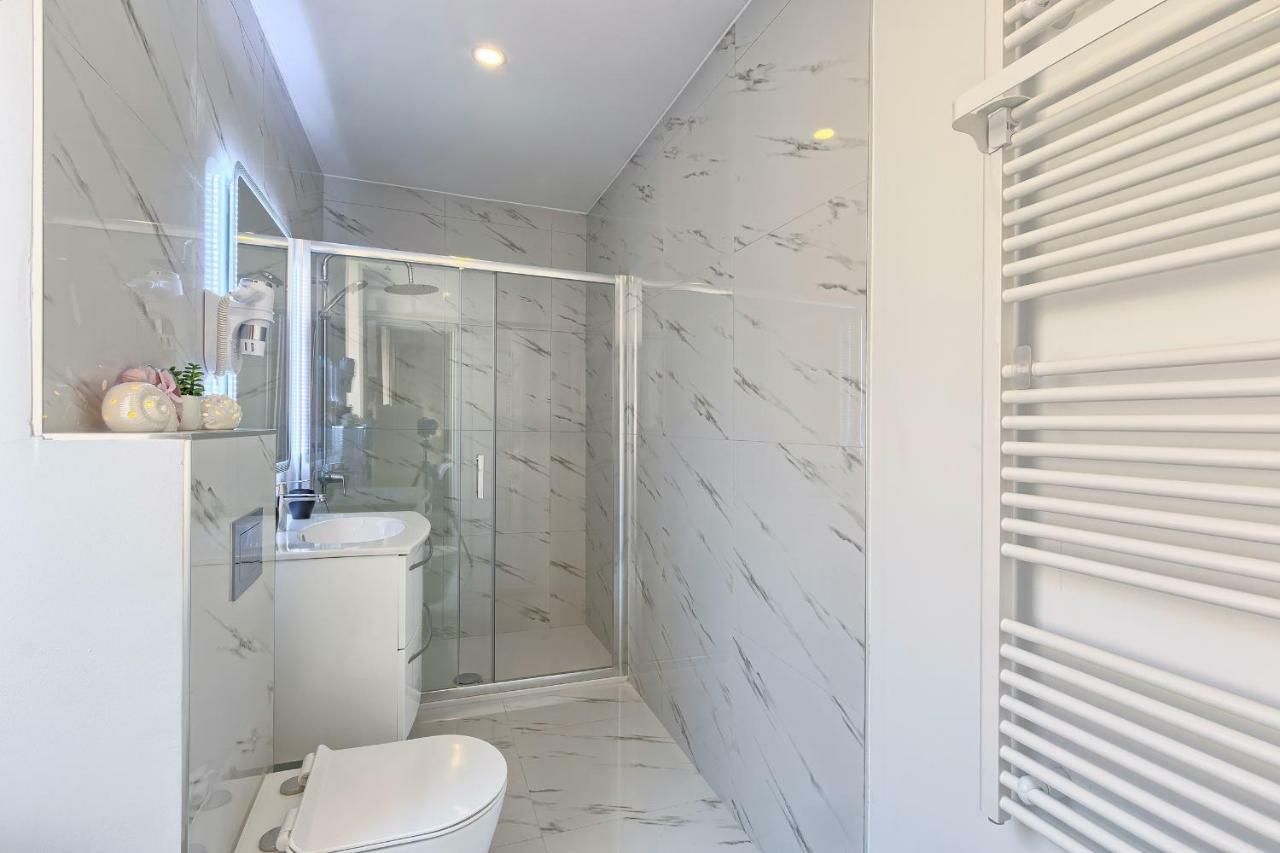 Hedone Luxury Apartment With Free Parking Pula Exteriör bild